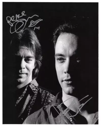 DAVE MATTHEWS & TIM REYNOLDS SIGNED AUTOGRAPH 8×10 ORIGINAL PROMO PHOTO BECKETT COLLECTIBLE MEMORABILIA