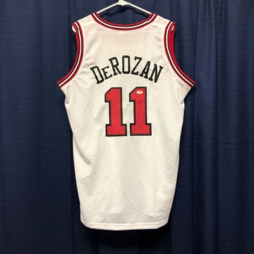 DEMAR DEROZAN SIGNED JERSEY PSA/DNA CHICAGO BULLS AUTOGRAPHED COLLECTIBLE MEMORABILIA
