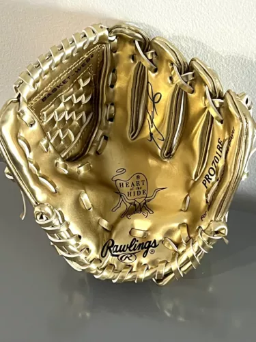Ivan Rodriguez Pudge Signed Rawlings Mini Gold Glove Texas Rangers HOF Beckett 2