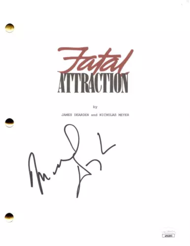 MICHAEL DOUGLAS SIGNED AUTOGRAPH FATAL ATTRACTION MOVIE SCRIPT SCREENPLAY W/ JSA COLLECTIBLE MEMORABILIA