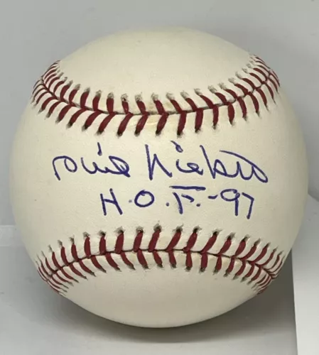 PHIL NIEKRO BRAVES SIGNED OFFICIAL NATIONAL LEAGUE BASEBALL BALL BECKETT COA COLLECTIBLE MEMORABILIA