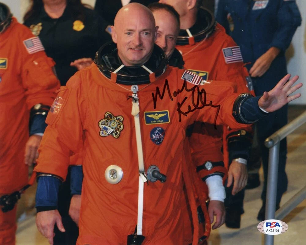 Mark Kelly Signed Autograph 8x10 Photo - Kamala Harris 2024 Vice President ? PSA