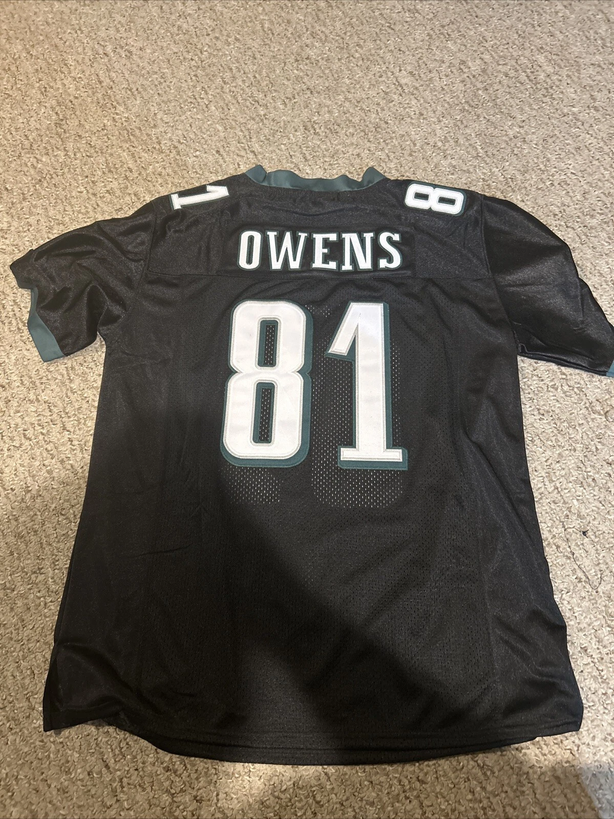 PHILADELPHIA EAGLES- TERRELL OWENS SIZE LARGE L FOOTBALL JERSEY NEVER WORN