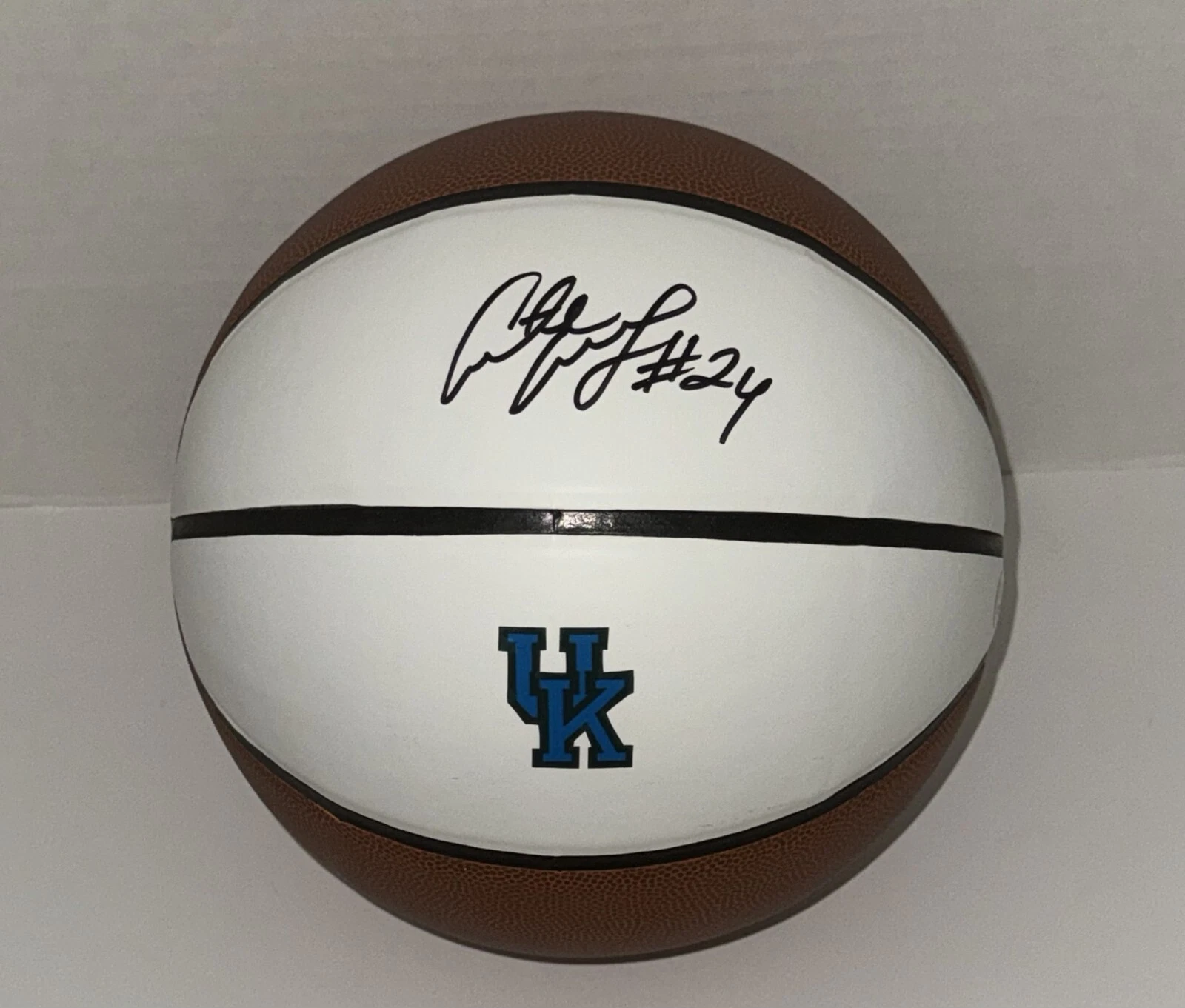 ANTOINE WALKER SIGNED BASKETBALL KENTUCKY WILDCATS NATIONAL CHAMPS BAS COA