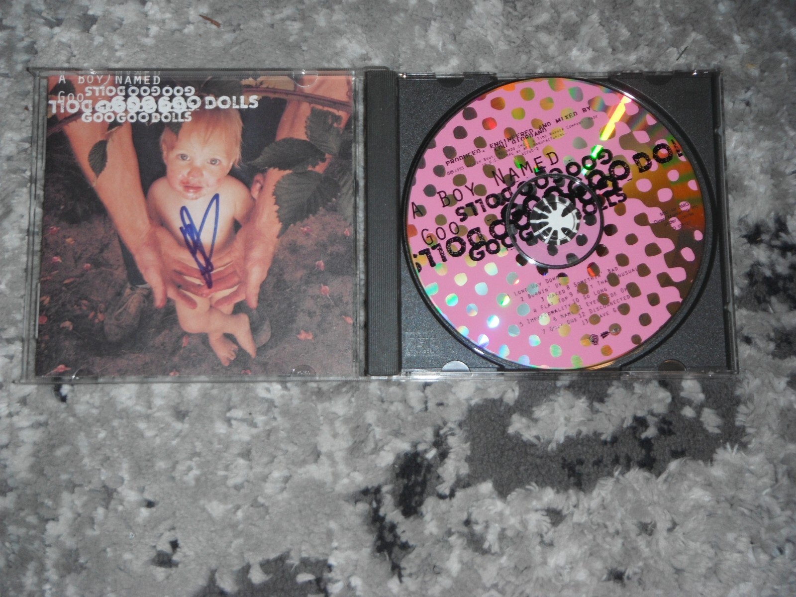 GOO GOO DOLLS ROBBY TAKAC SIGNED A BOY NAMED CD COVER