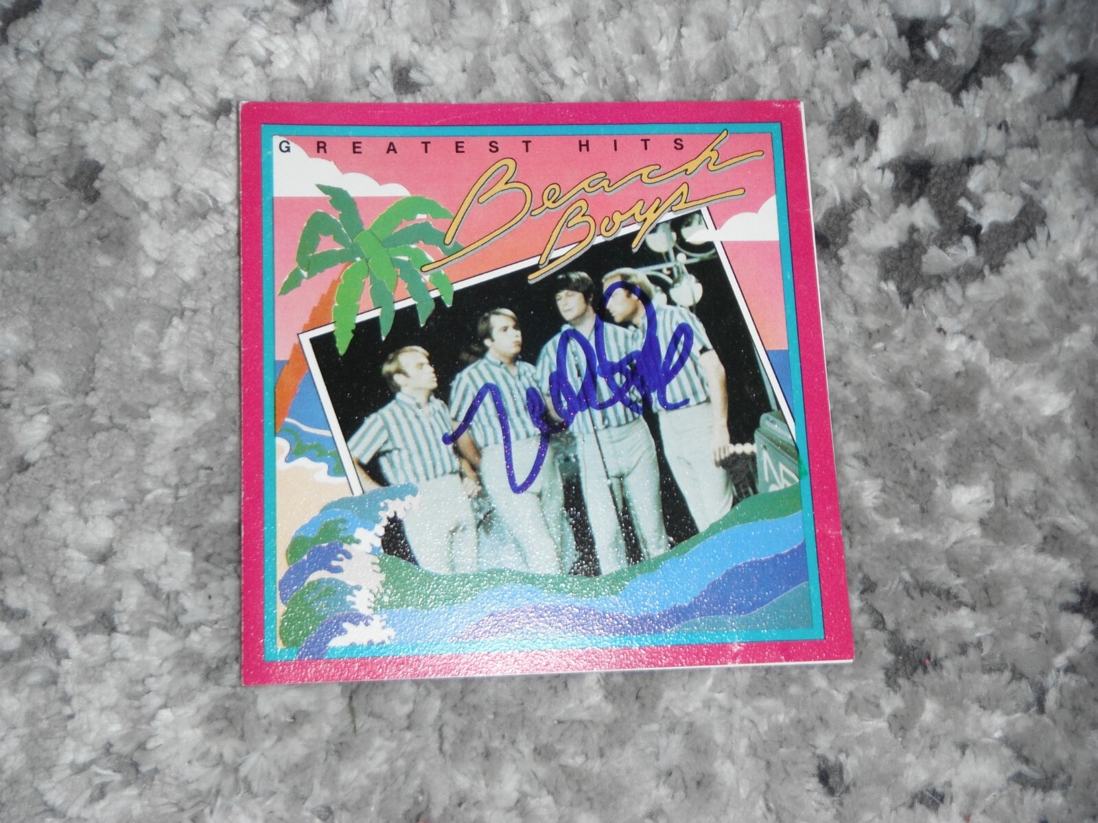BEACH BOYS MIKE LOVE SIGNED GREATEST HITS CD COVER