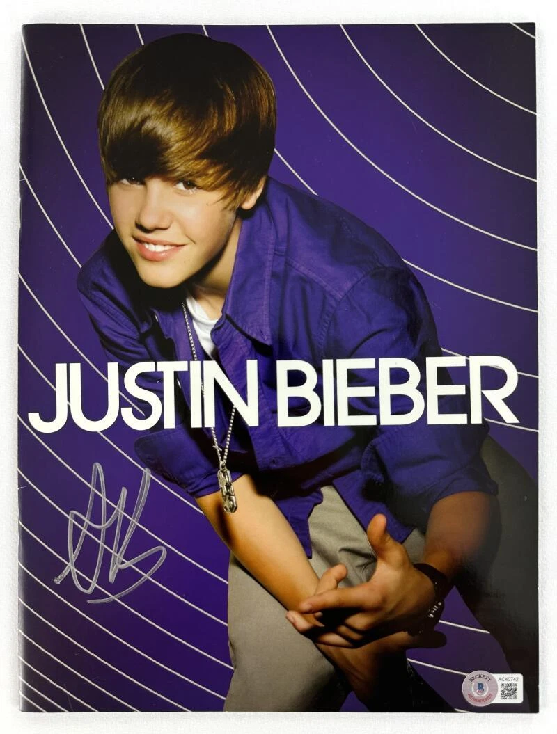 Justin Bieber Signed Autograph My World Concert Tour Program Photo Book Beckett