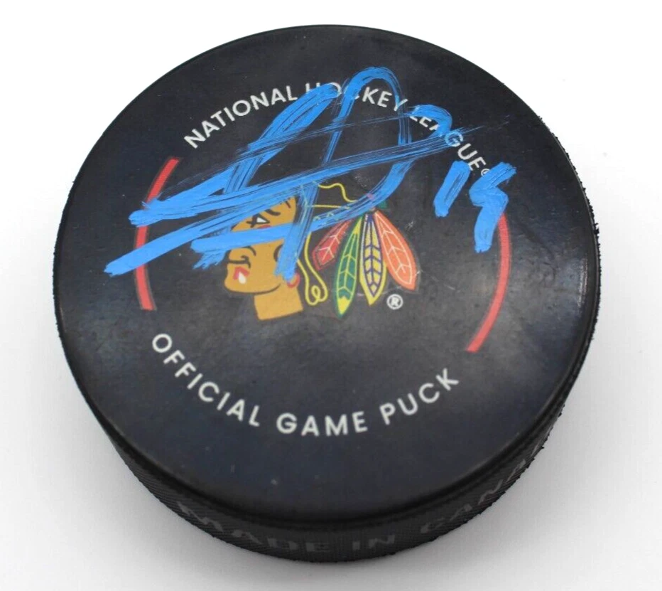 Jonathan Toews Signed Chicago Blackhawks Game Hockey Puck w/Beckett COA BN71153