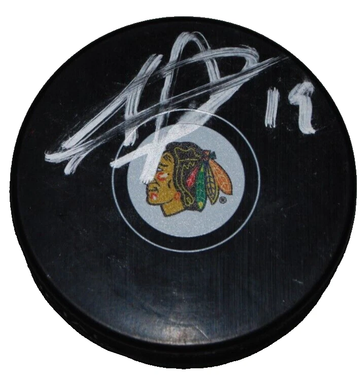 JONATHAN TOEWS signed (CHICAGO BLACKHAWKS) souvenir logo puck BECKETT BN71151
