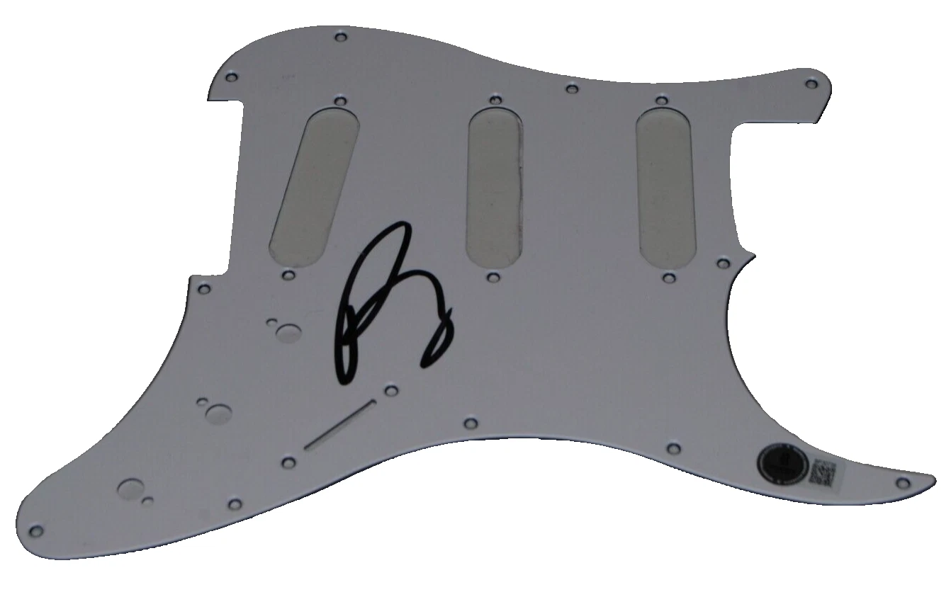 PATRICK CARNEY signed (THE BLACK KEYS) electric pick guard BECKETT BAS BP30739
