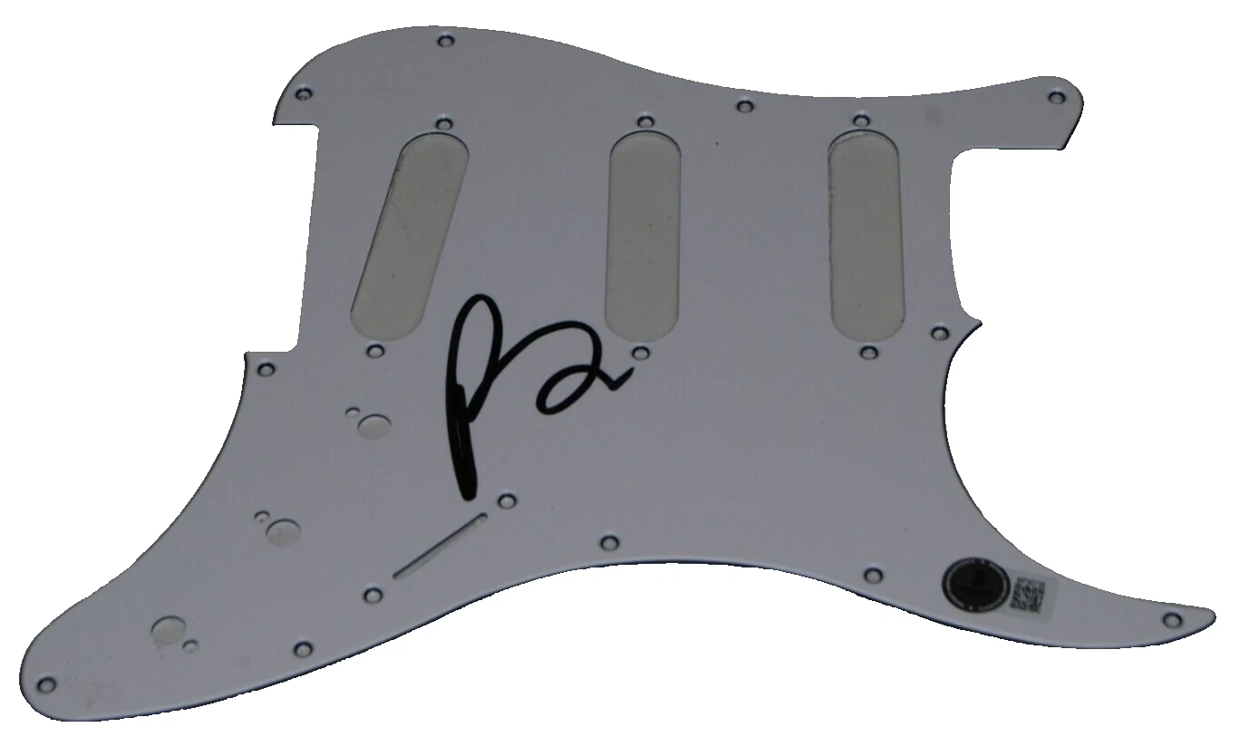 PATRICK CARNEY signed (THE BLACK KEYS) electric pick guard BECKETT BAS BP30738