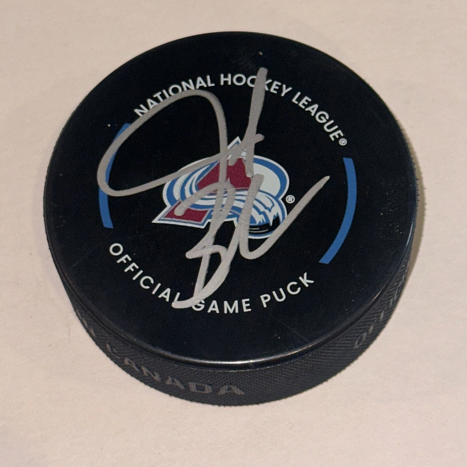 JARED BEDNAR Signed Colorado AVALANCHE Official GAME Puck Beckett Auth. (BAS)