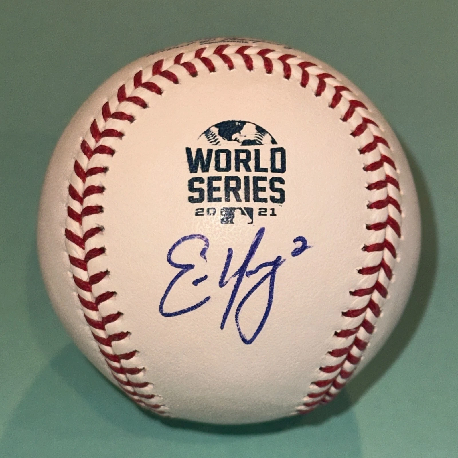 ERIC YOUNG (Braves) Signed Official 2021 WORLD SERIES Baseball Beckett