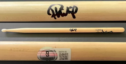 PHILIP SELWAY RADIOHEAD SIGNED ZILDJIAN DRUMSTICK W/EXACT PROOF & BECKETT COA COLLECTIBLE MEMORABILIA