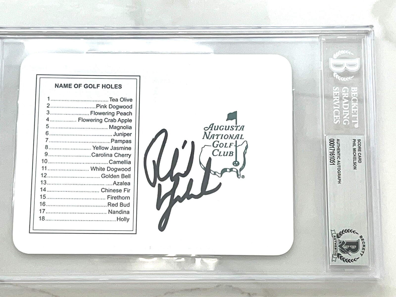 PHIL MICKELSON HAND SIGNED AUGUSTA NATIONAL MASTERS SCORECARD BECKETT SLABBED