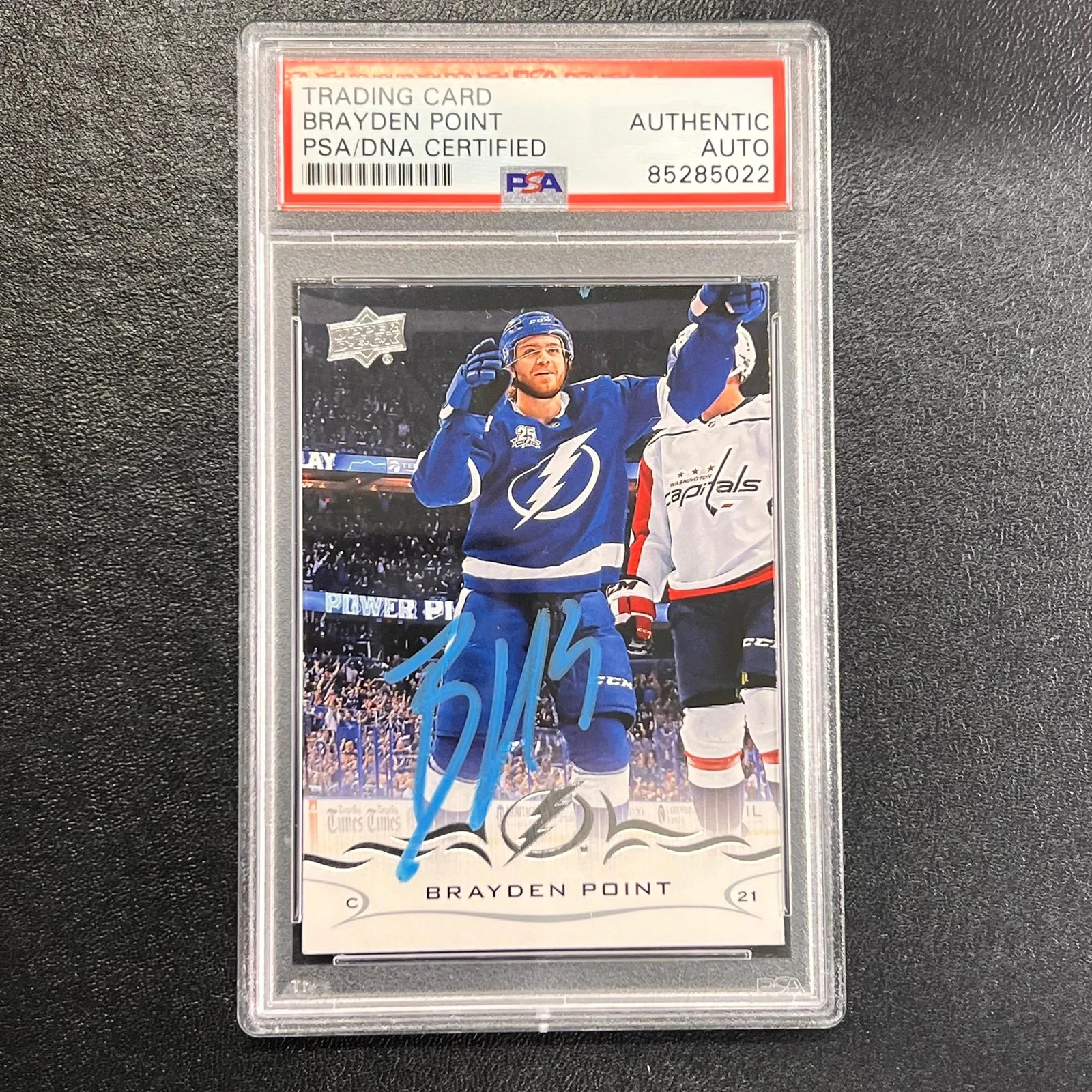 2018-19 Upper Deck Series One #163 Brayden Point Signed Card AUTO PSA/DNA slabbe