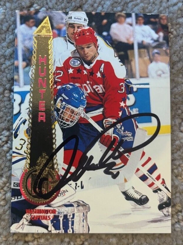 1994-95 Pinnacle NHL #85 Dale Hunter signed autographed card Washington Capitals