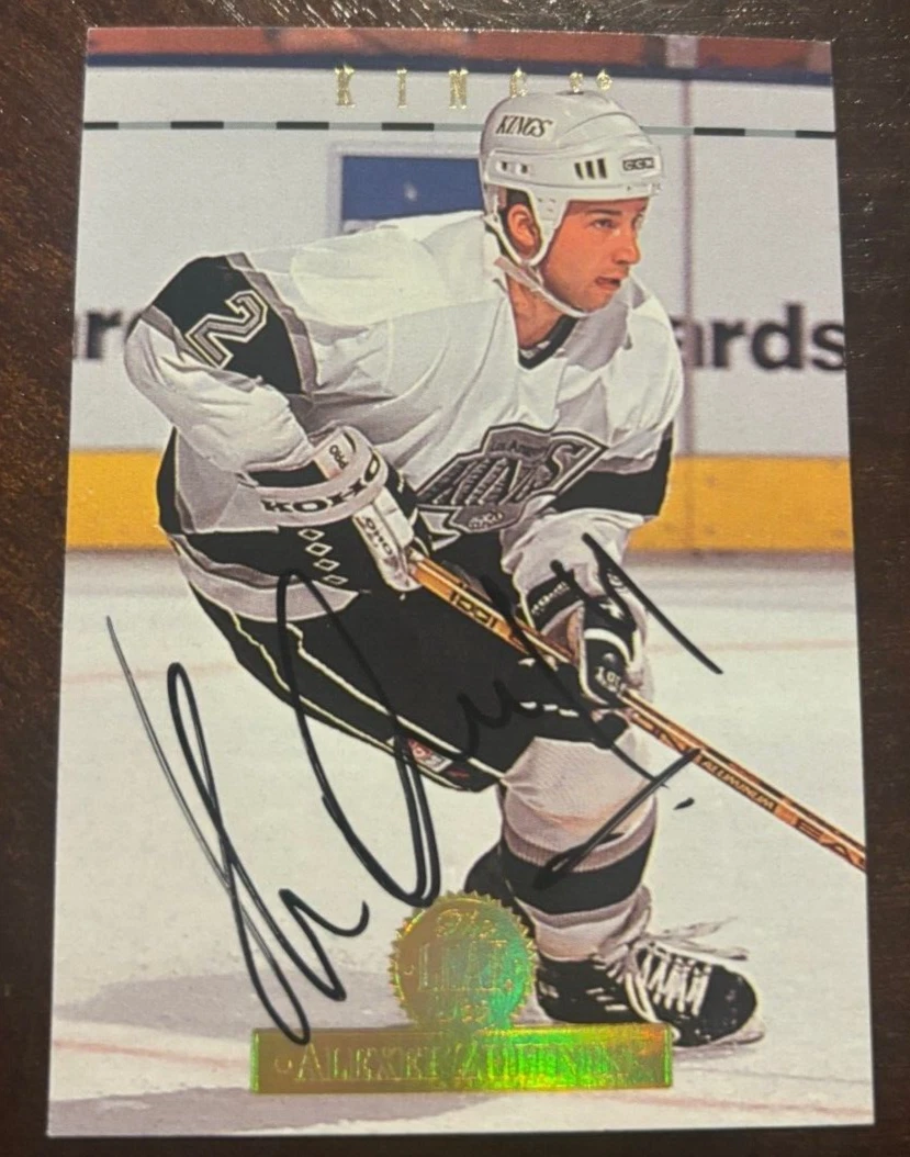 1994-95 Leaf Alexei Zhitnik #8 - Los Angeles Kings signed autographed card