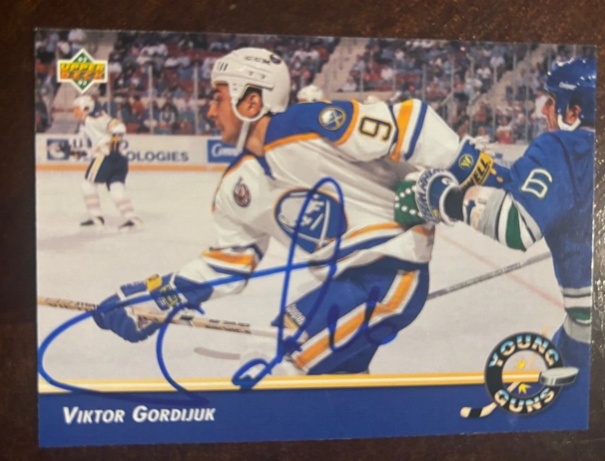 1992-93 Upper Deck #579 Viktor Gordiouk signed autographed card Buffalo Sabres
