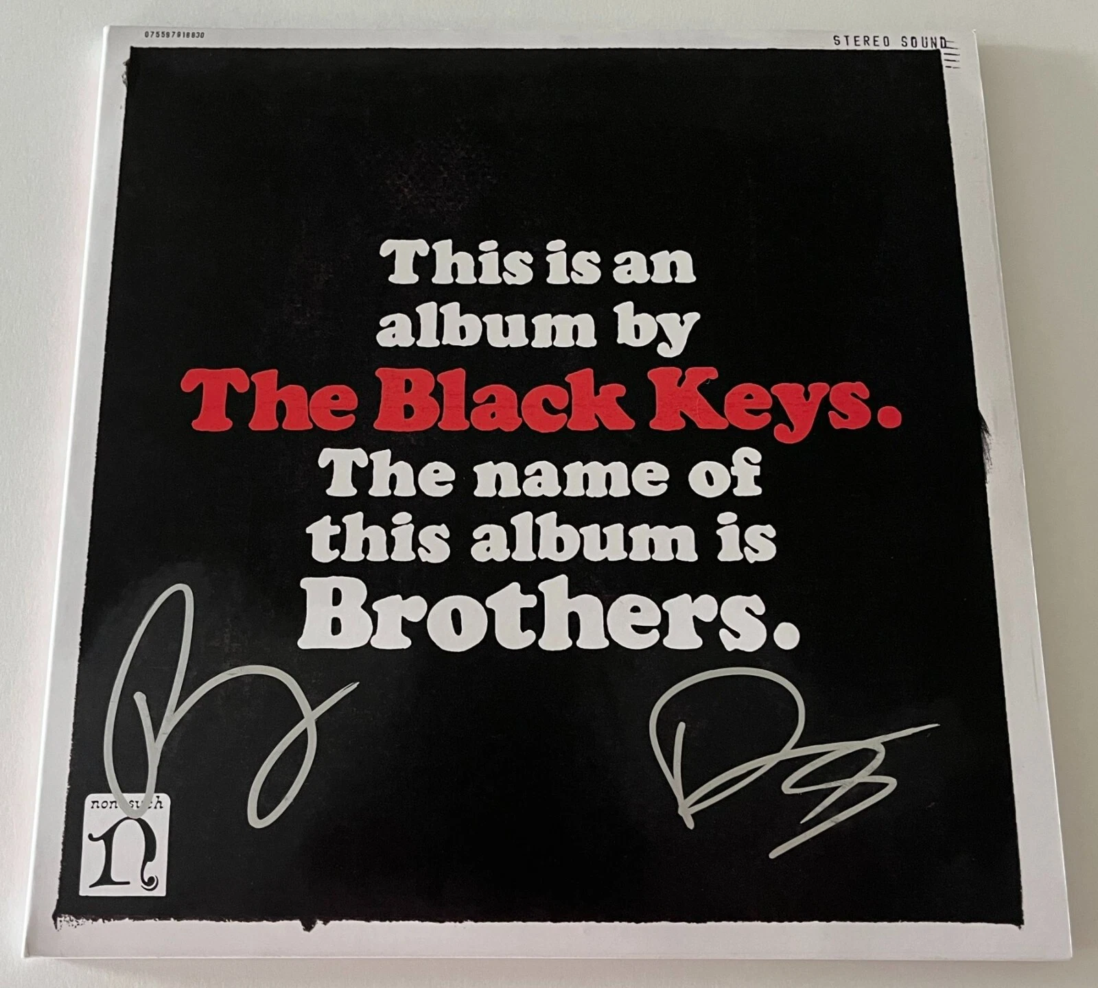 THE BLACK KEYS DAN & PATRICK SIGNED BROTHERS VINYL w/VIDEO PROOF & BECKETT COA