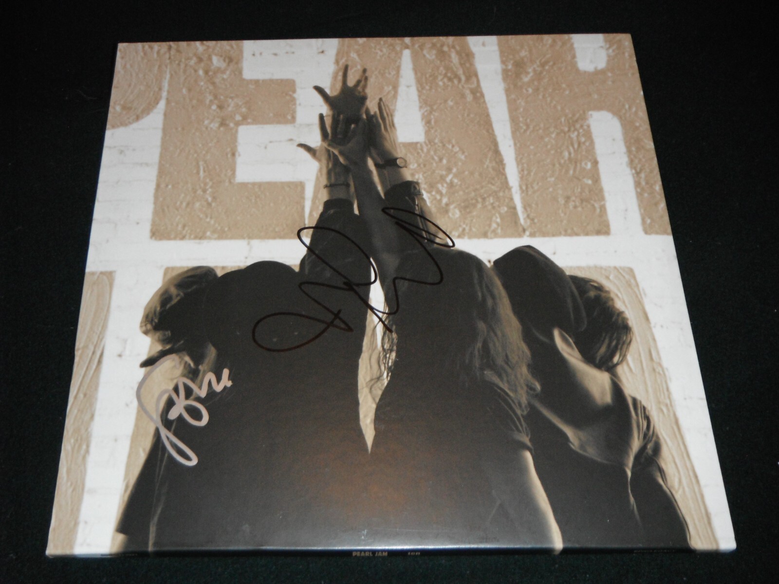 PEARL JAM SIGNED MIKE MCCREADY, STONE GOSSARD TEN ALBUM 2B