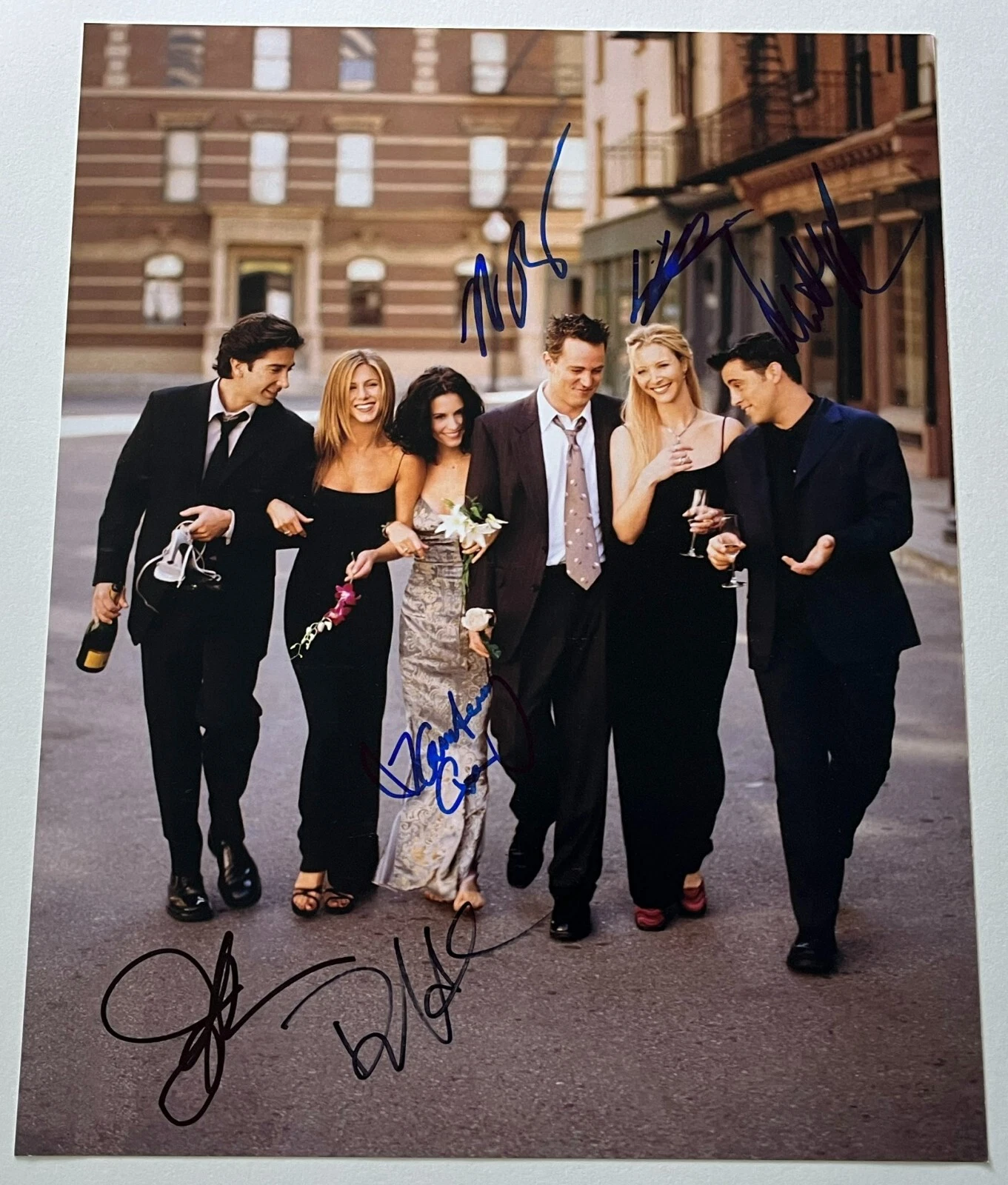 FRIENDS CAST X6 JENNIFER ANISTON +5 SIGNED 11x14 PHOTO w/EXACT PROOF BECKETT COA
