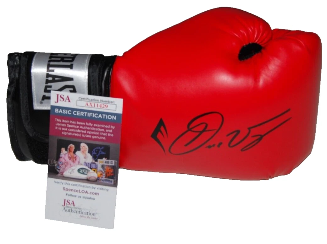 OSCAR VALDEZ signed (WBC WBO FEATHERWEIGHT) Everlast Boxing glove JSA AX11429