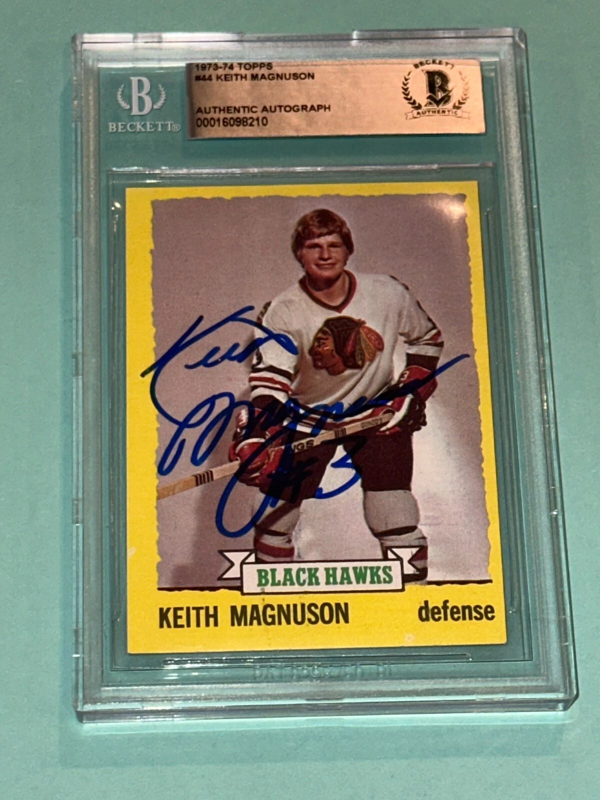 KEITH MAGNUSON Signed 1973-74 TOPPS Card #44 Beckett BAS