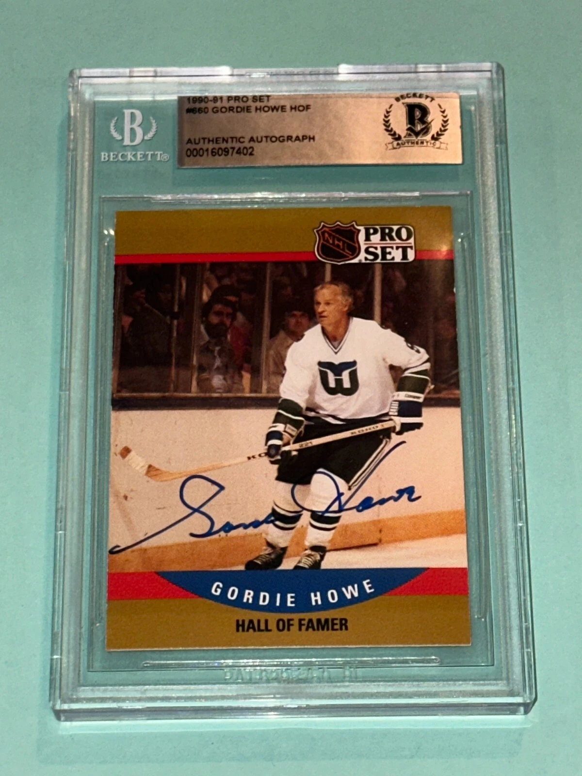 GORDIE HOWE HOF Signed 1990-91 PRO SET Card #660 Beckett BAS
