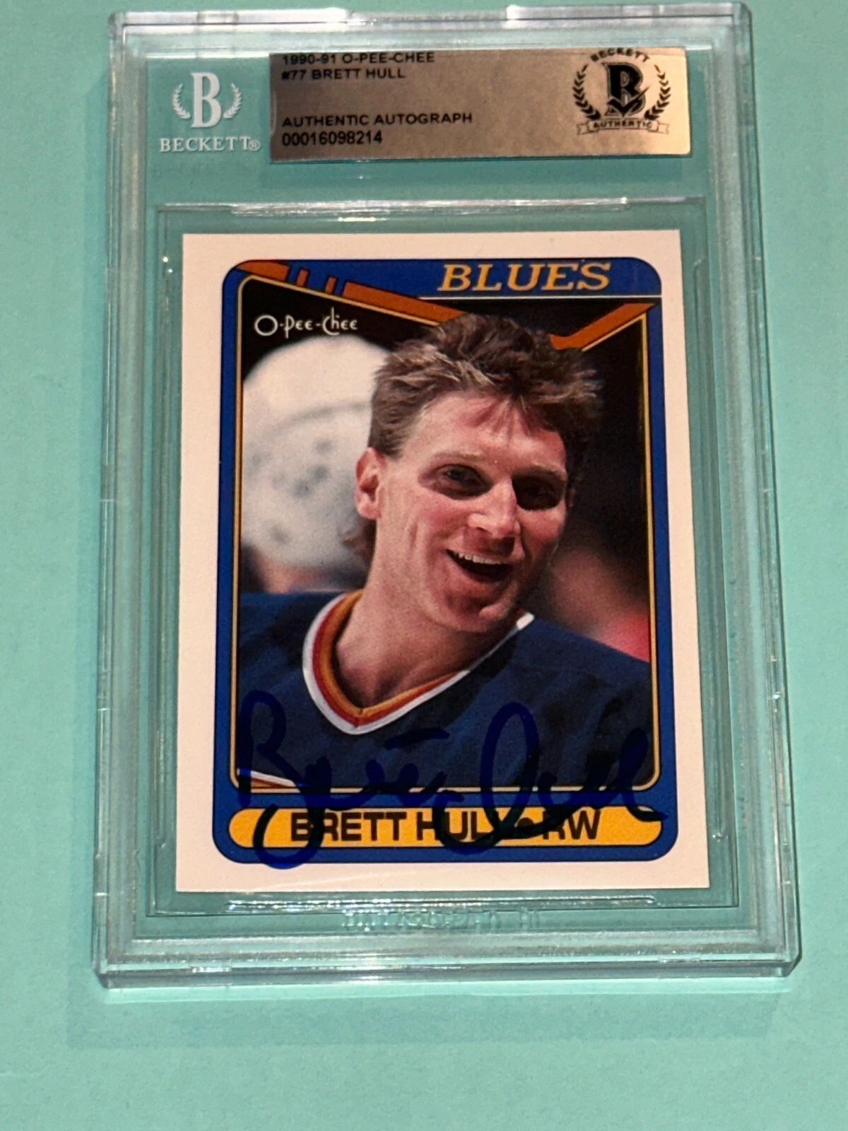 BRETT HULL Signed 1990-91 O-PEE-CHEE Card #77 Beckett BAS