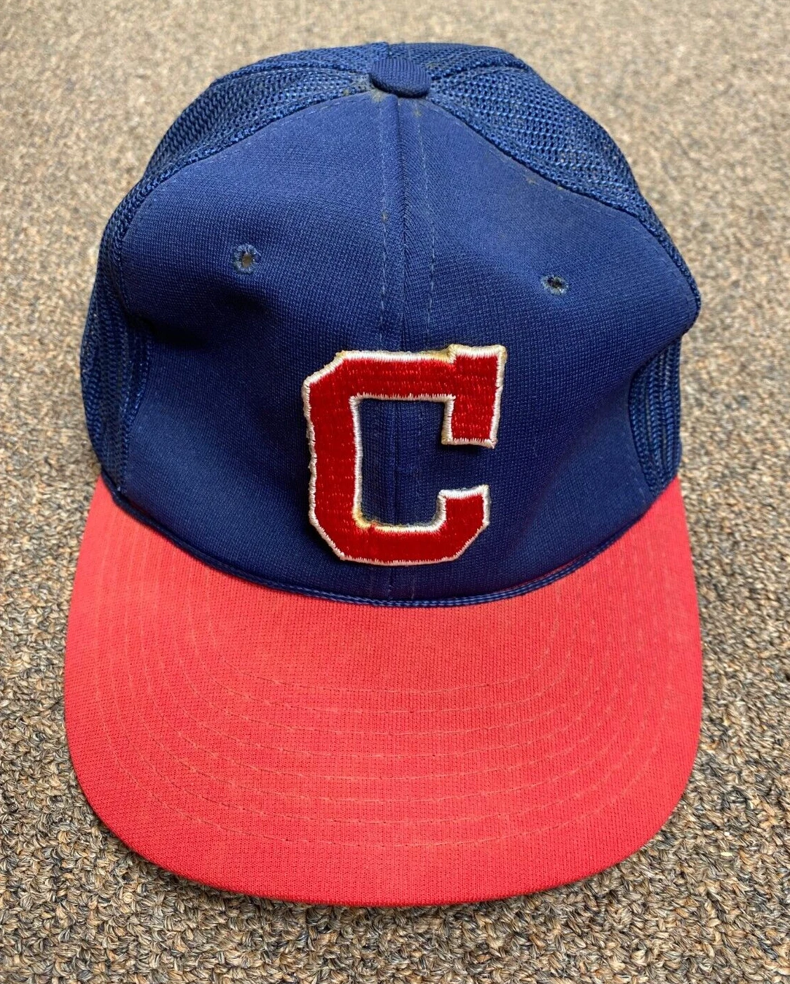 VINTAGE MLB CLEVELAND INDIANS TEAM LOGO COLLECTIBLE NEW ERA HAT SIZE LARGE RARE COLLECTIBLE MEMORABILIA
