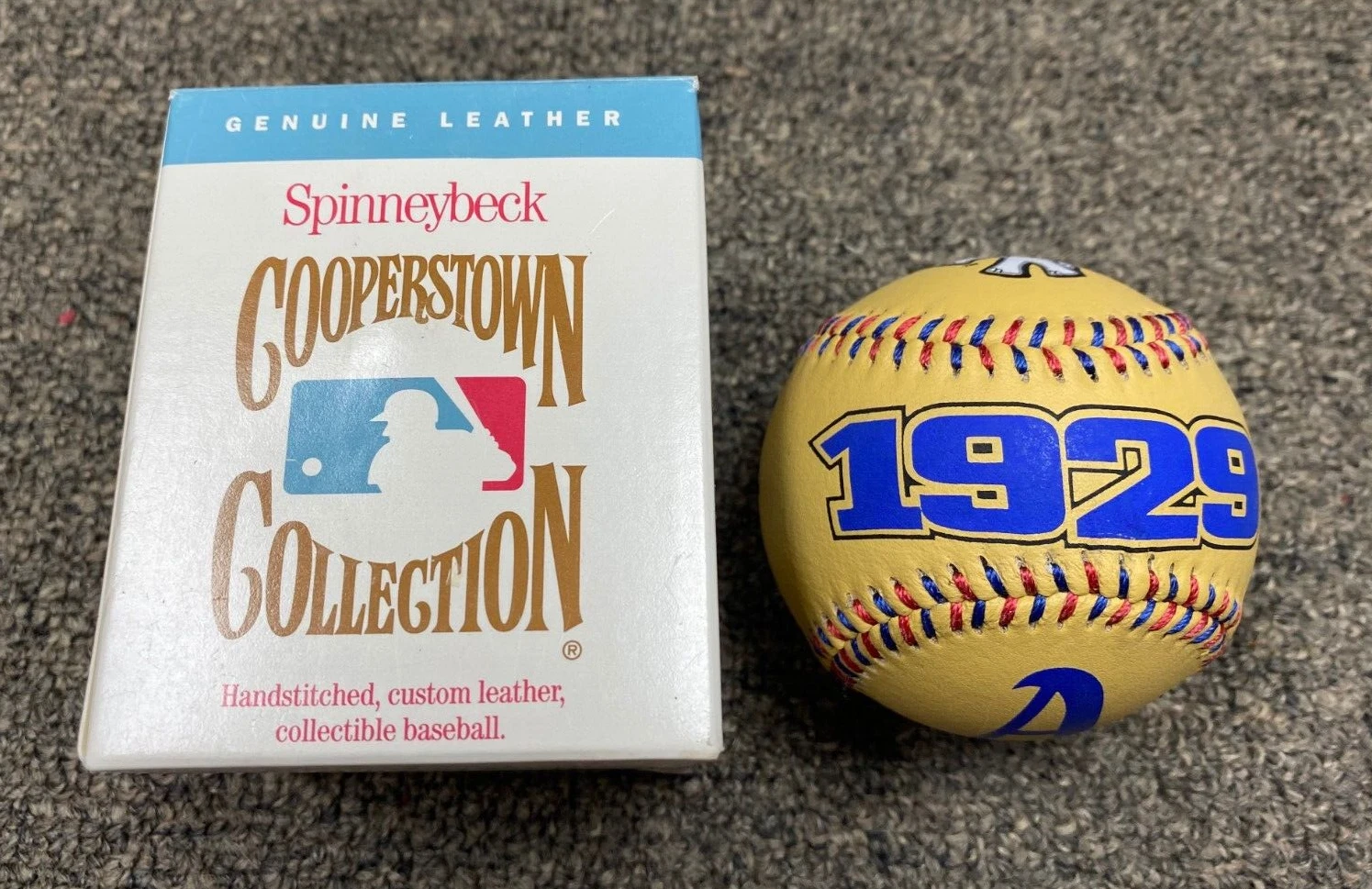 VINTAGE SPINNEYBECK COOPERTOWN COLLECTION ATHLETICS 1929 SOUVENIR BASEBALL W/BOX COLLECTIBLE MEMORABILIA