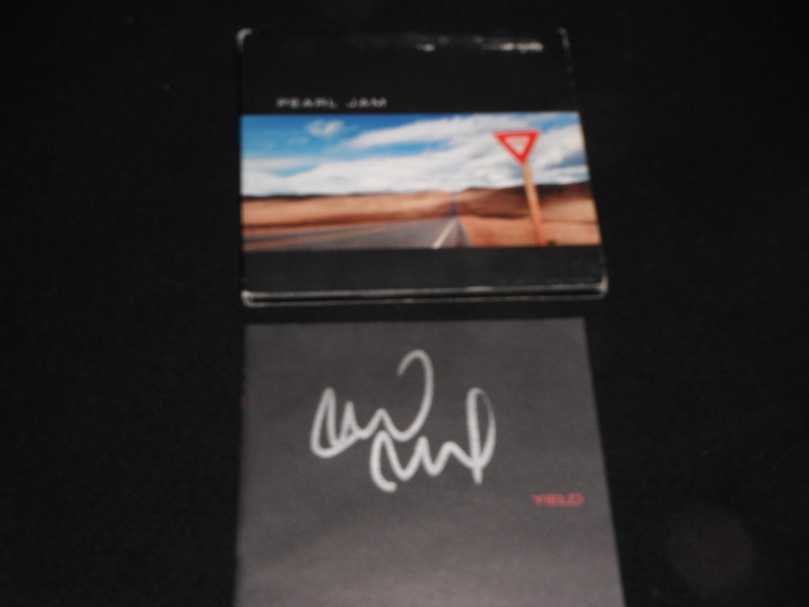 PEARL JAM MIKE MCCREADY SIGNED YIELD CD COVER