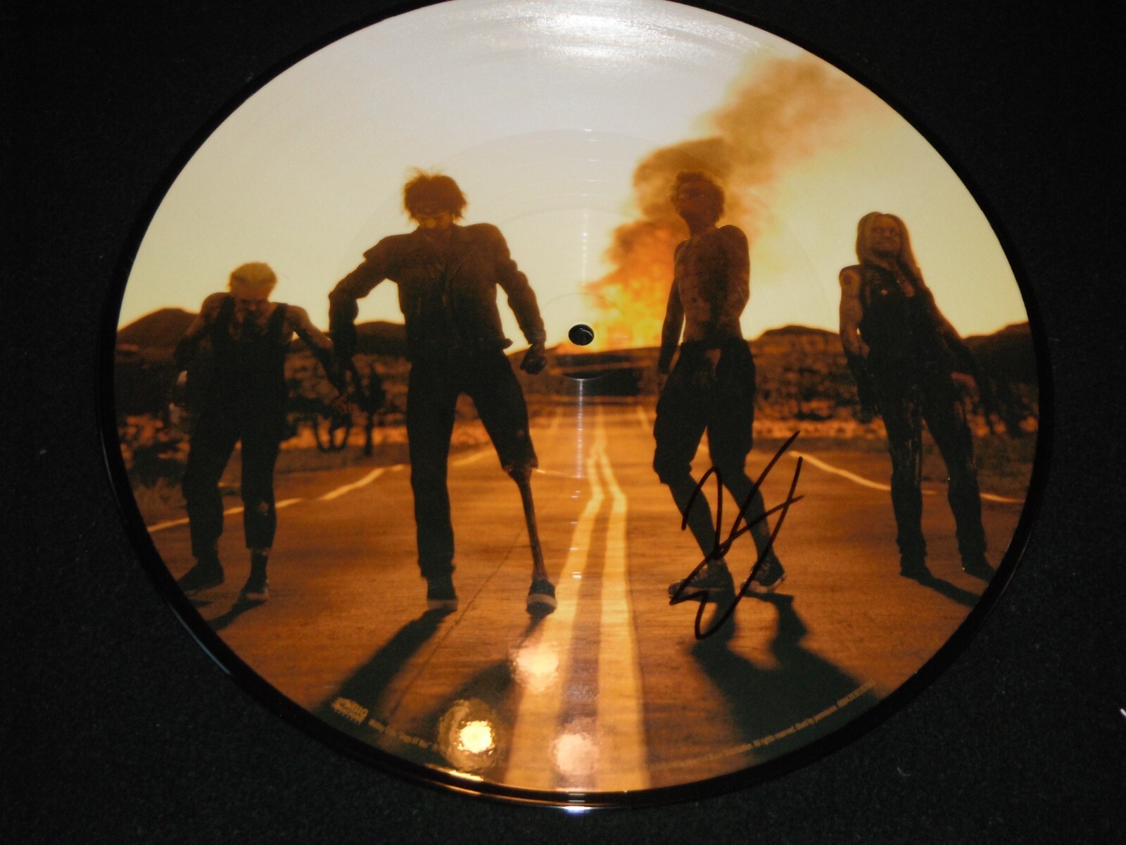 MOTLEY CRUE SIGNED VINCE NEIL DOGS OF WAR PICTURE DISC