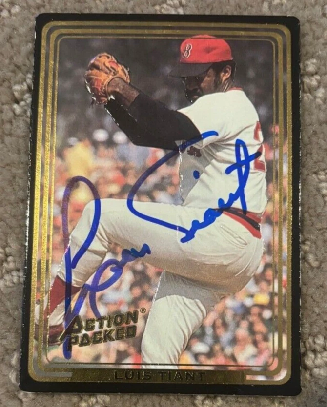 1992 ACTION PACKED LUIS TIANT SIGNED AUTOGRAPH CARD BOSTON RED SOX COLLECTIBLE MEMORABILIA