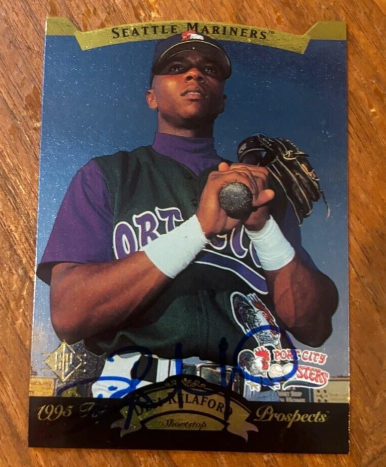 1995 SP Top Prospects #152 Desi Relaford signed autographed card Phillies