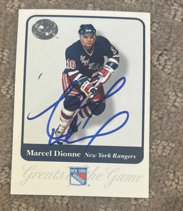 2001-02 Fleer Greats of the Game #16 Marcel Dionne signed autographed card