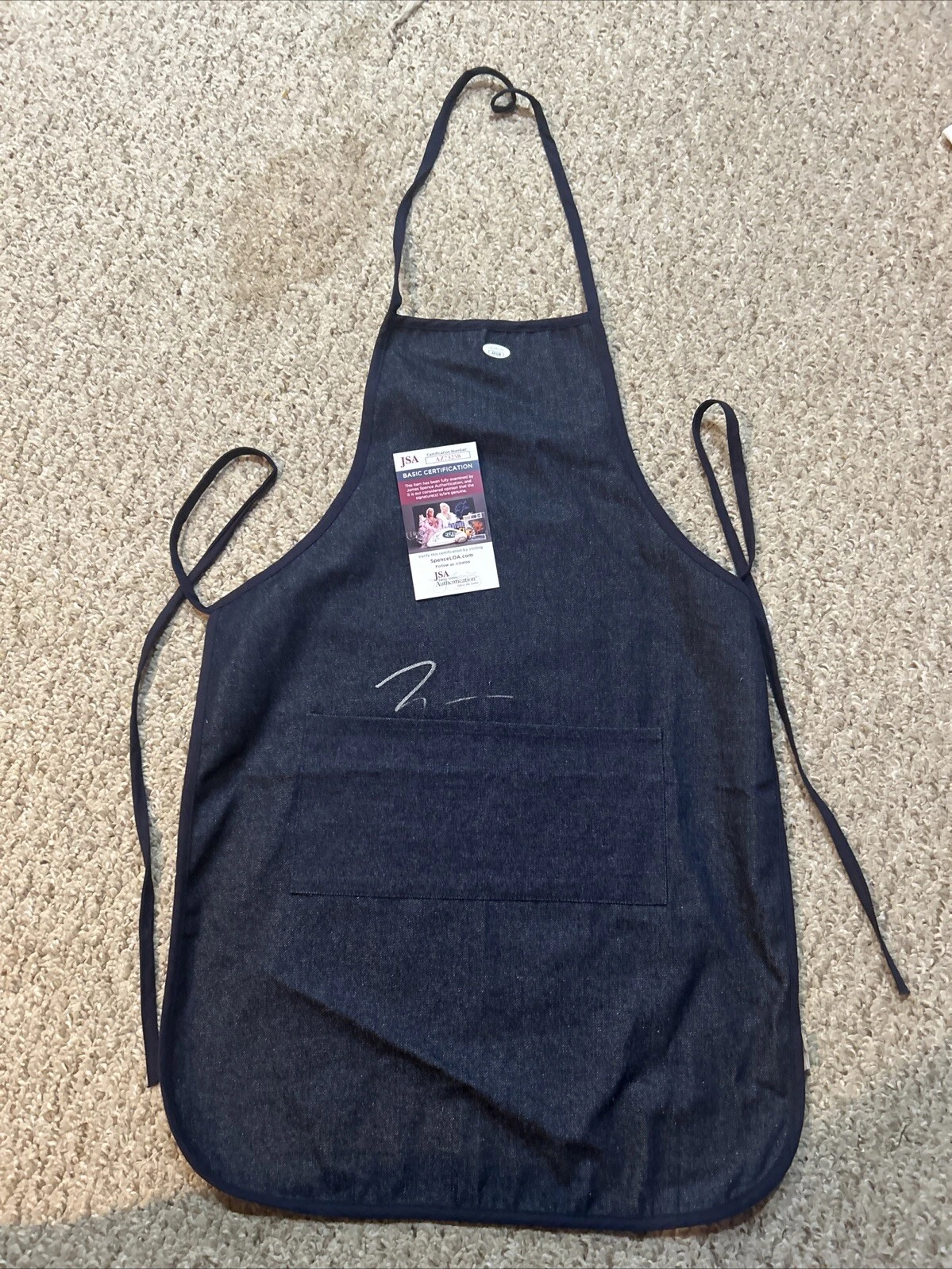 JEREMY ALLEN WHITE SIGNED AUTOGRAPH APRON THE BEAR JSA COA TV STAR