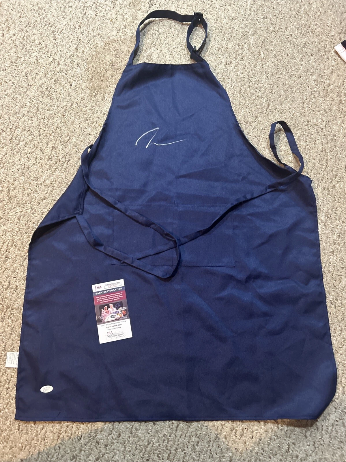 JEREMY ALLEN WHITE SIGNED AUTOGRAPH APRON THE BEAR JSA COA TV STAR