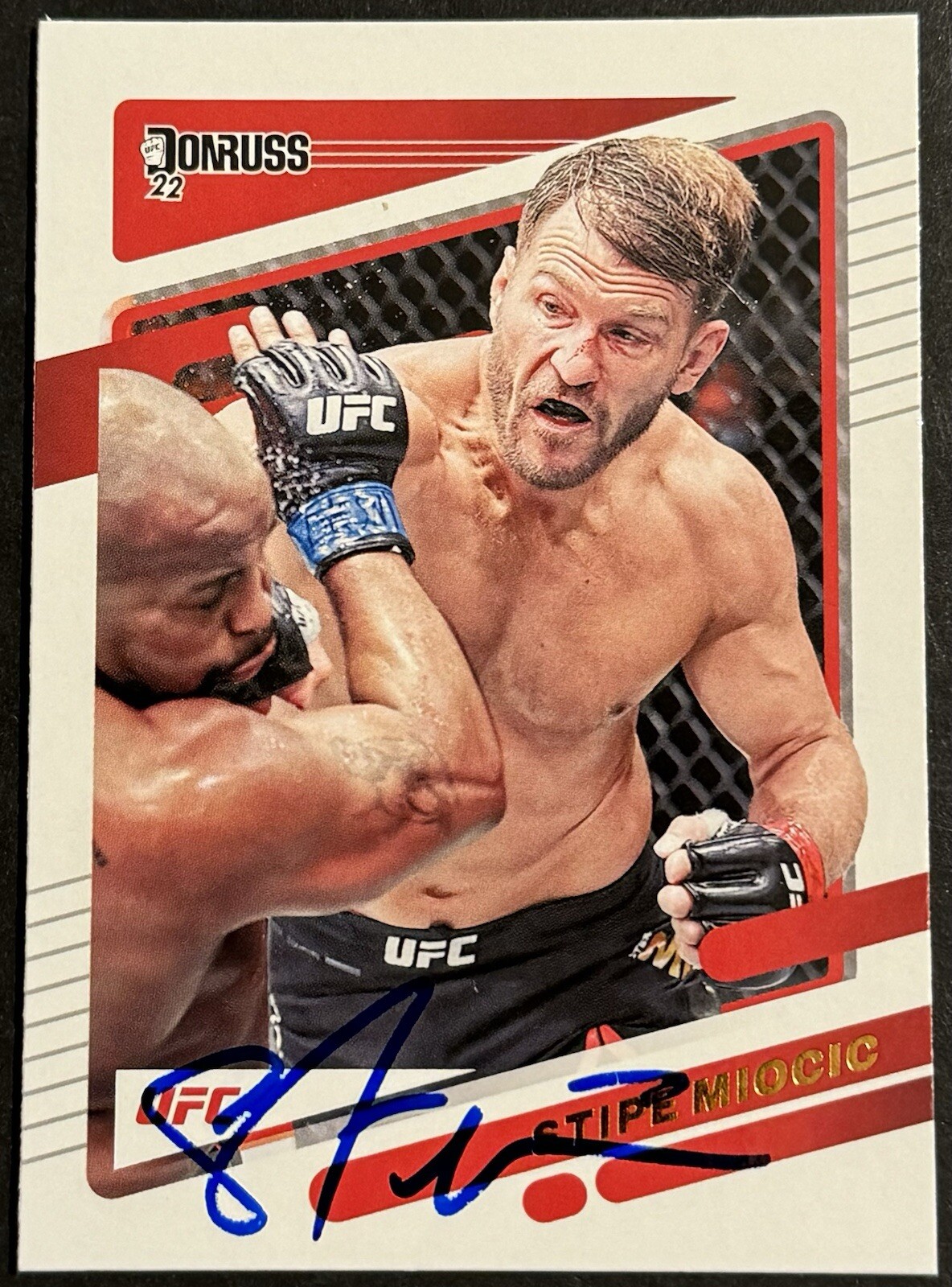 Stipe Miocic Signed Auto 2022 Donruss UFC Base Card Beckett Coa