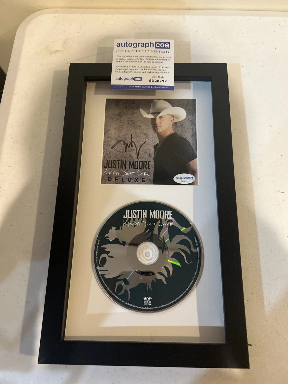 JUSTIN MOORE SIGNED AUTOGRAPH FRAMED CD DISPLAY ACOA KINDA DONT CARE ALBUM