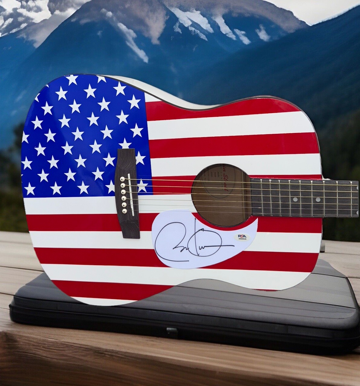 PSA/DNA 44th US President BARACK OBAMA Autographed American Flag Acoustic Guitar
