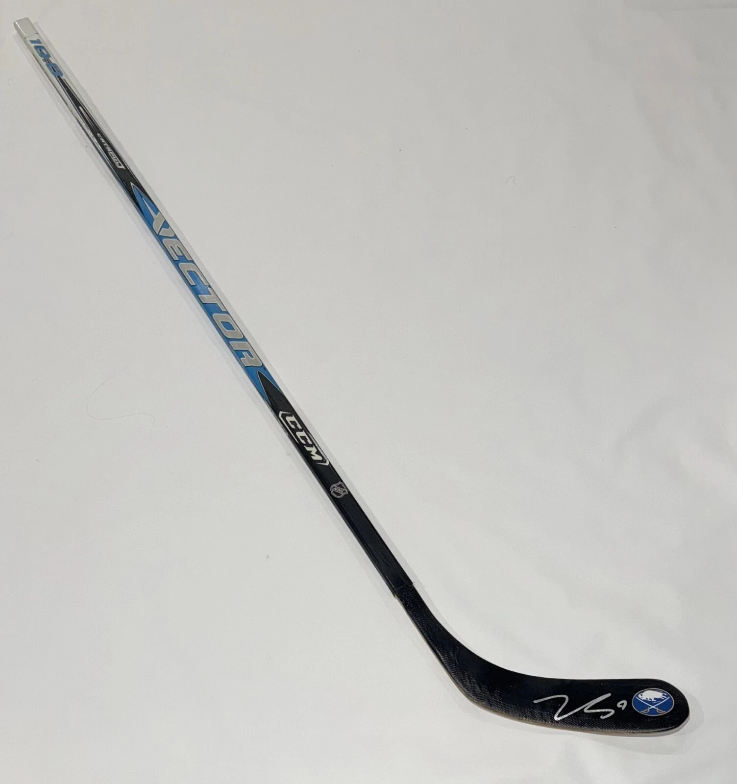 ZACH BENSON SIGNED FULL-SIZE HOCKEY STICK BUFFALO SABRES JSA COA COLLECTIBLE MEMORABILIA