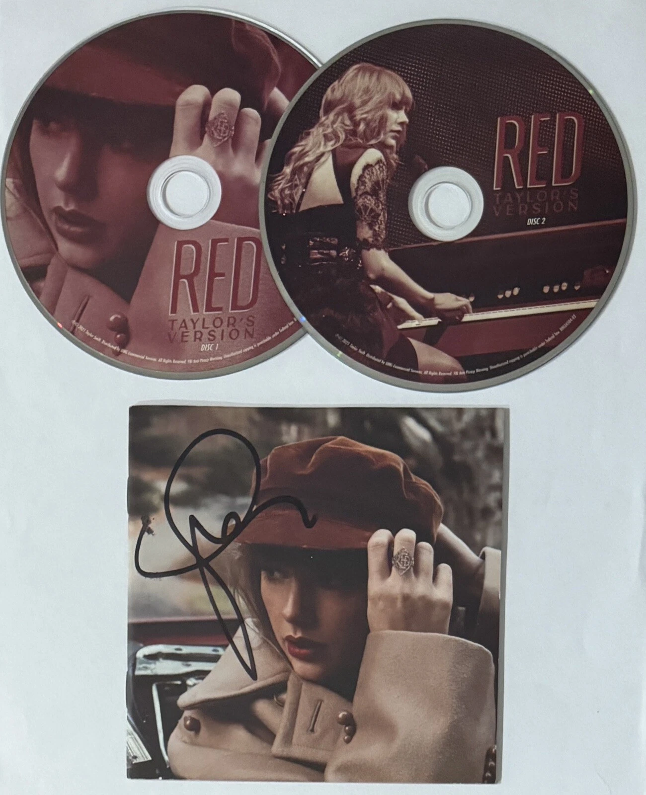 SIGNED TAYLOR SWIFT Red TV Autographed CD Cover Book BAS Beckett COA Certified