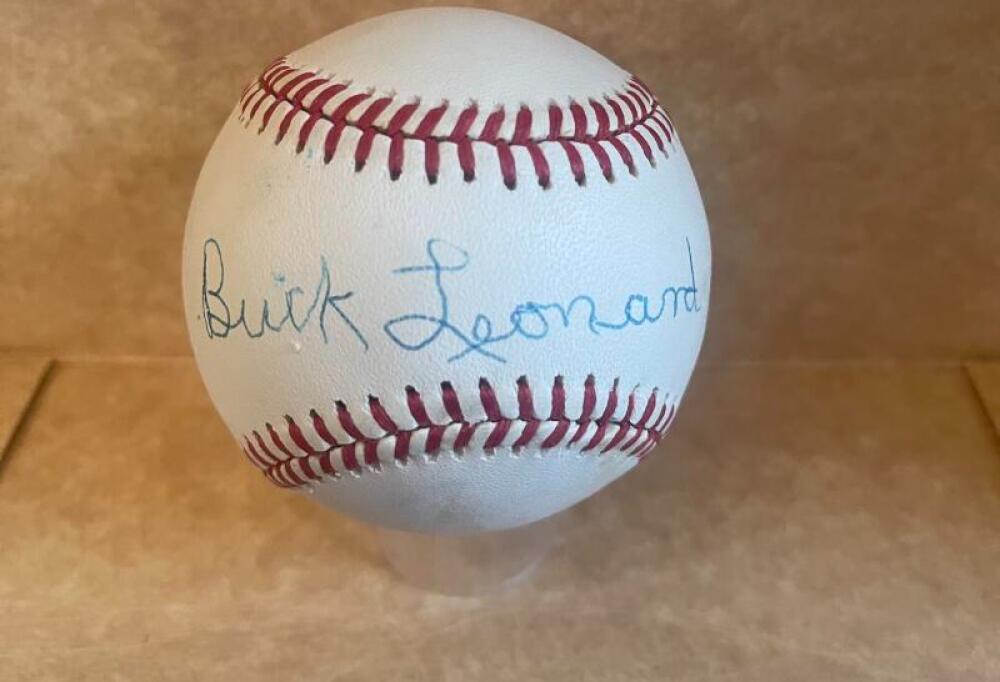 BUCK LEONARD NEGRO LEAGUE HOFER SIGNED AUTO N.L. BASEBALL BECKETT AUTH
