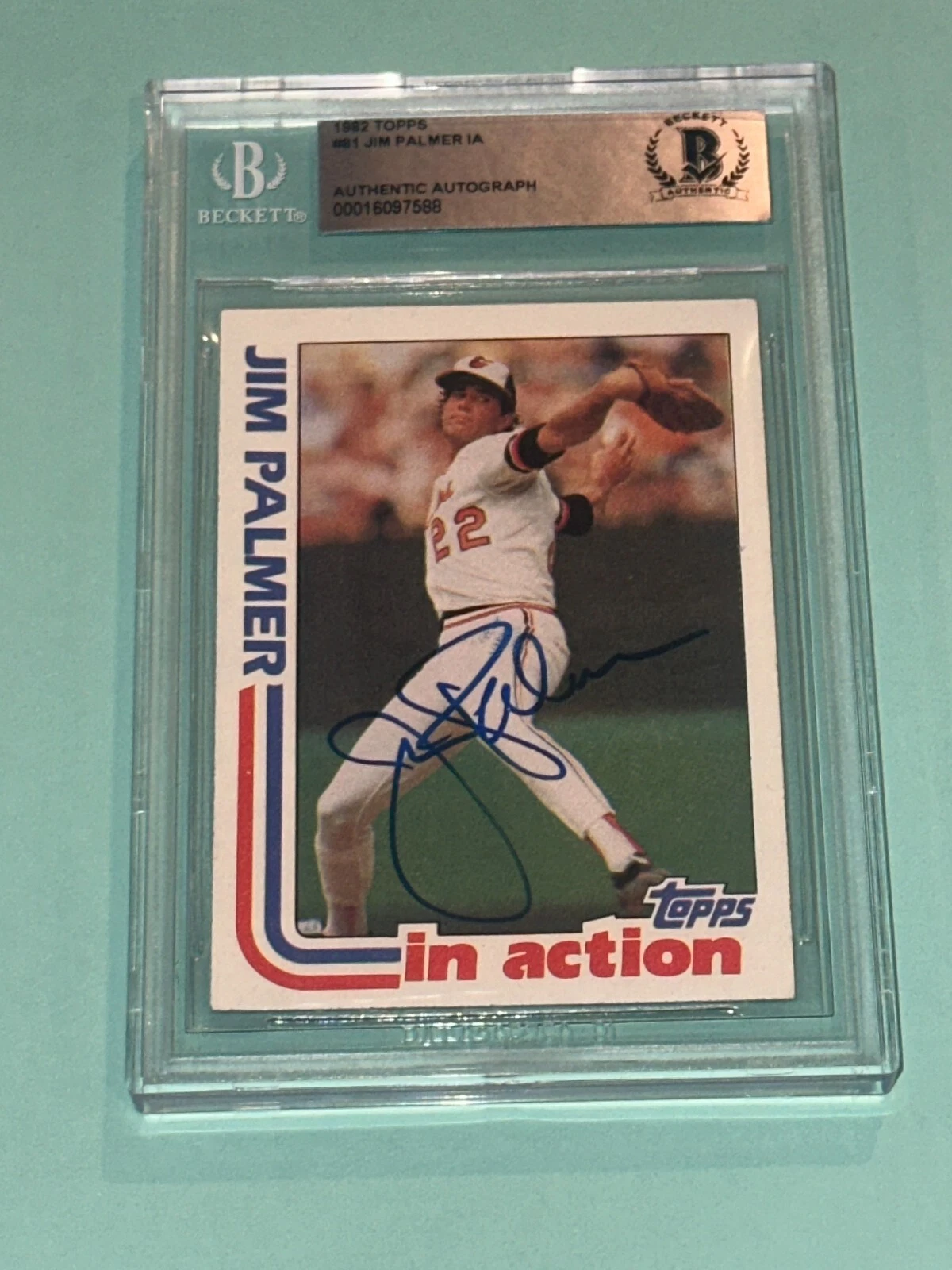 JIM PALMER Signed 1982 TOPPS Card #81 Beckett Authenticated (BAS)