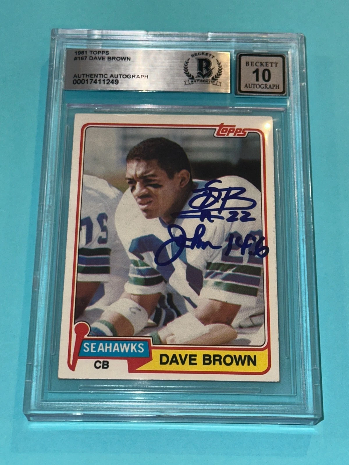 DAVE BROWN SIGNED 1981 TOPPS CARD #167 BECKETT AUTH BAS AUTO 10 COLLECTIBLE MEMORABILIA