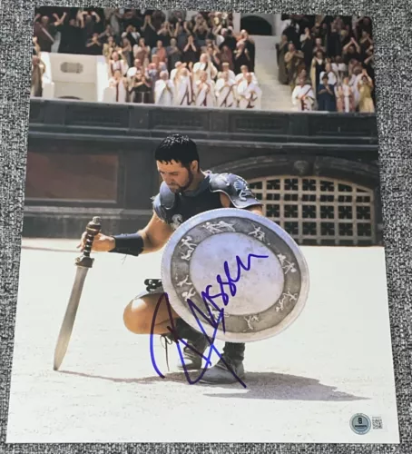 RUSSELL CROWE SIGNED AUTOGRAPH 11×14 PHOTO AUTHENTIC GLADIATOR MAXIMUS BECKETT B COLLECTIBLE MEMORABILIA