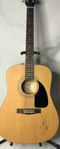 THOMAS RHETT REAL HAND SIGNED FENDER FULL SIZE ACOUSTIC GUITAR JSA LOA RARE COLLECTIBLE MEMORABILIA