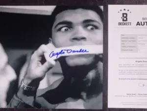 ANGELO DUNDEE Signed 11x14 PHOTO w/ Beckett Auth (BAS) LOA AUTO 10